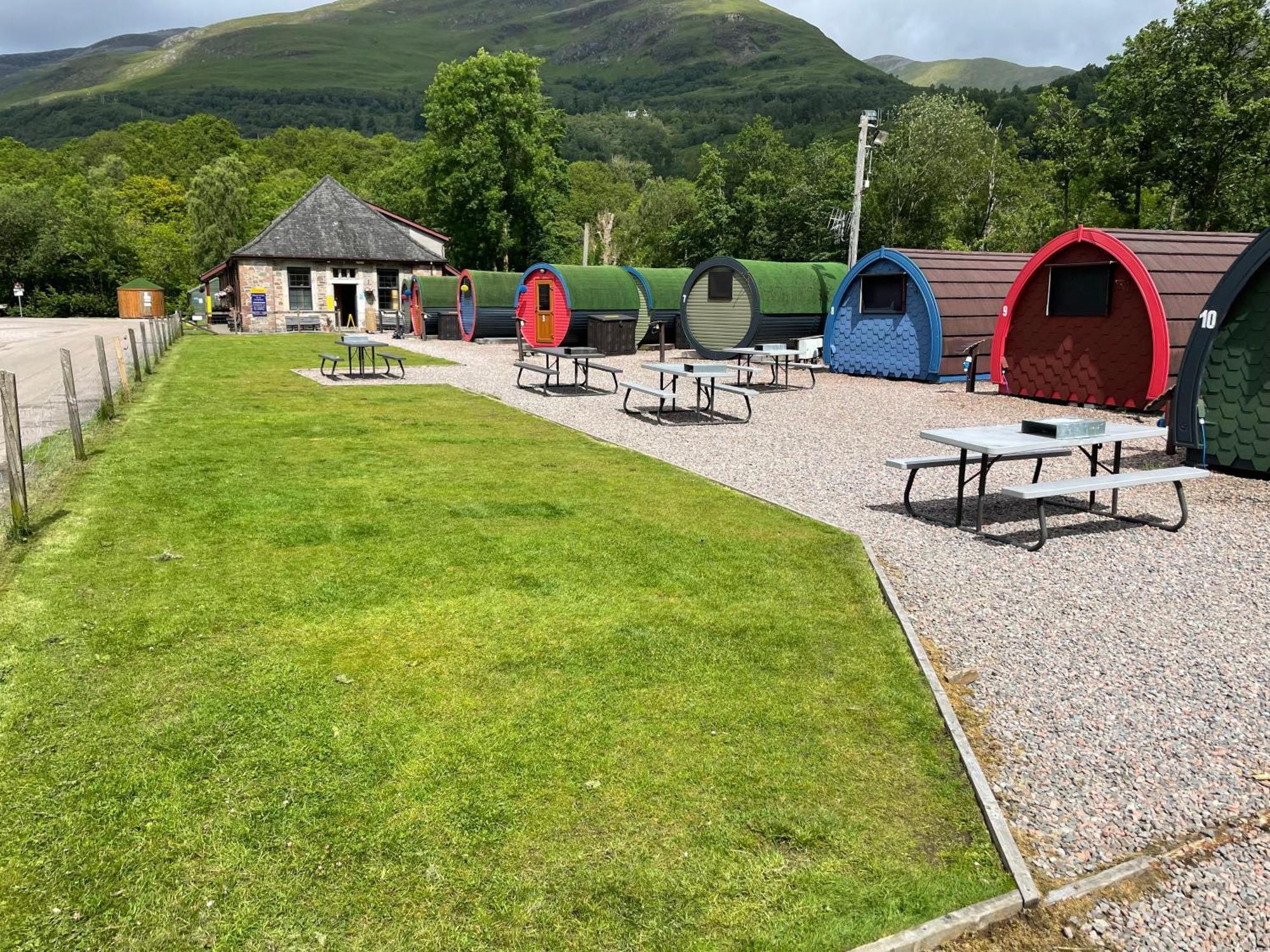 Blackwater Glamping Pods Кинлохлевън Екстериор снимка